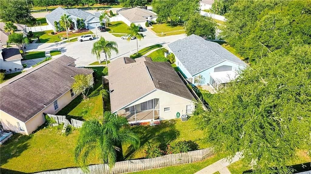 For Rent: $2,345 (3 beds, 2 baths, 1640 Square Feet)