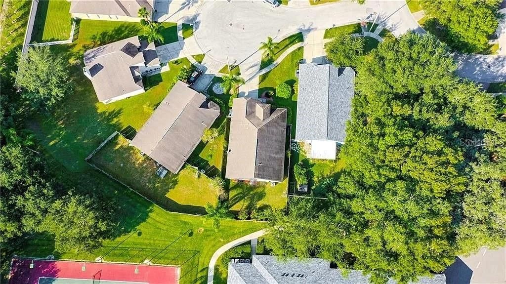 For Rent: $2,345 (3 beds, 2 baths, 1640 Square Feet)