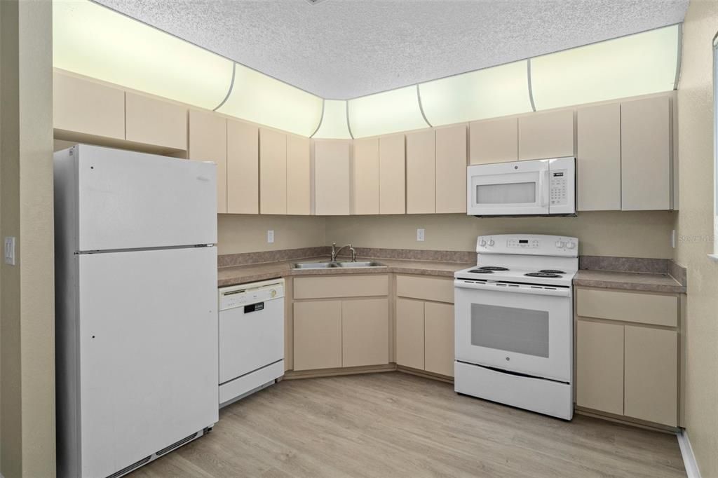 En Venta: $515,000 (6 camas, 0 baños, 2574 Pies cuadrados)