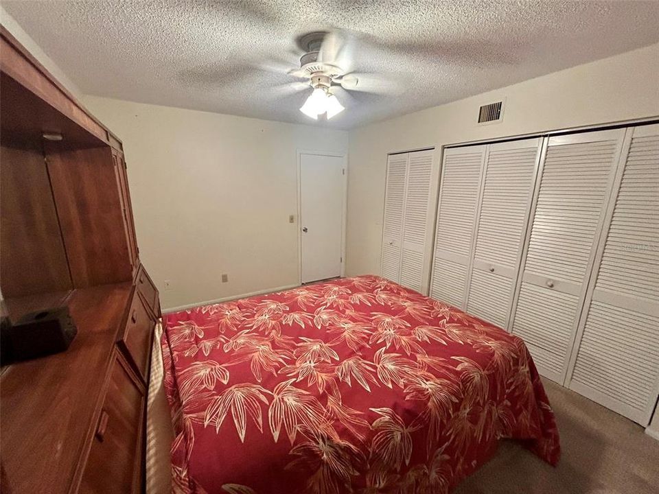 For Sale: $149,000 (2 beds, 2 baths, 1100 Square Feet)