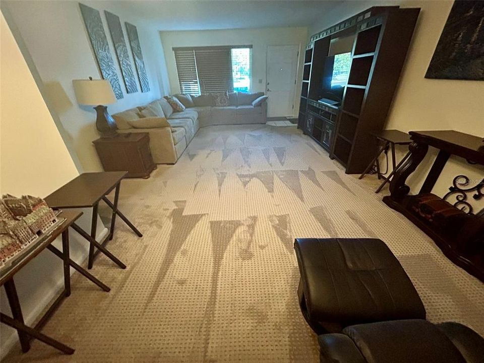 For Sale: $149,000 (2 beds, 2 baths, 1100 Square Feet)