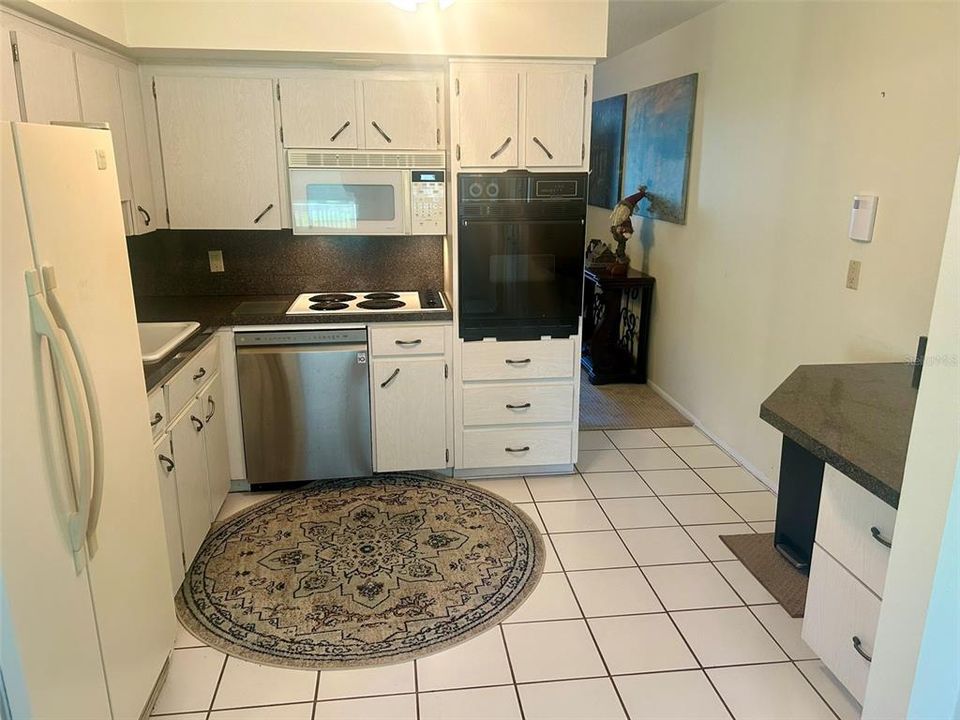 For Sale: $149,000 (2 beds, 2 baths, 1100 Square Feet)
