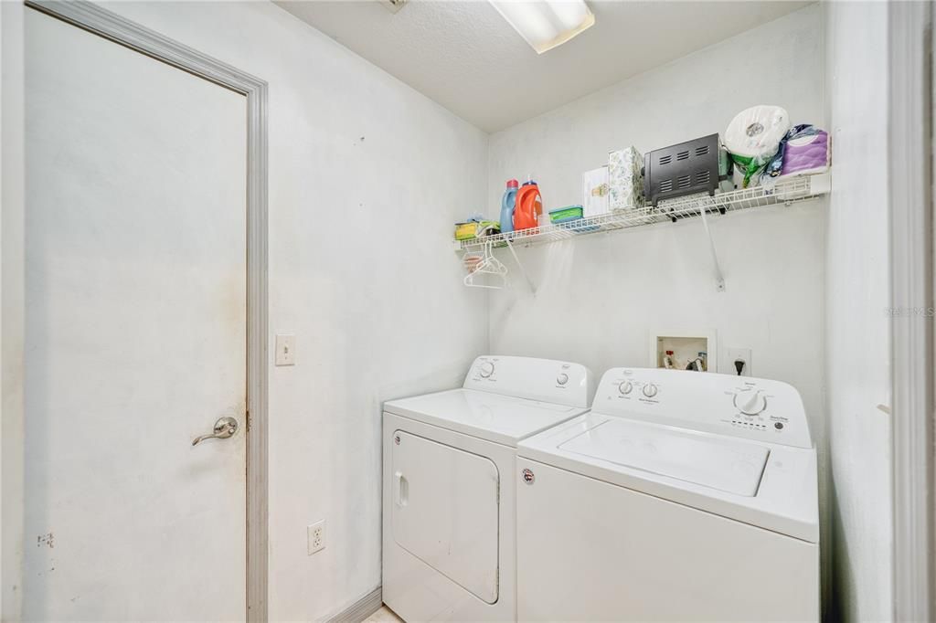 На продажу: $349,900 (3 спален, 2 ванн, 1552 Квадратных фут)