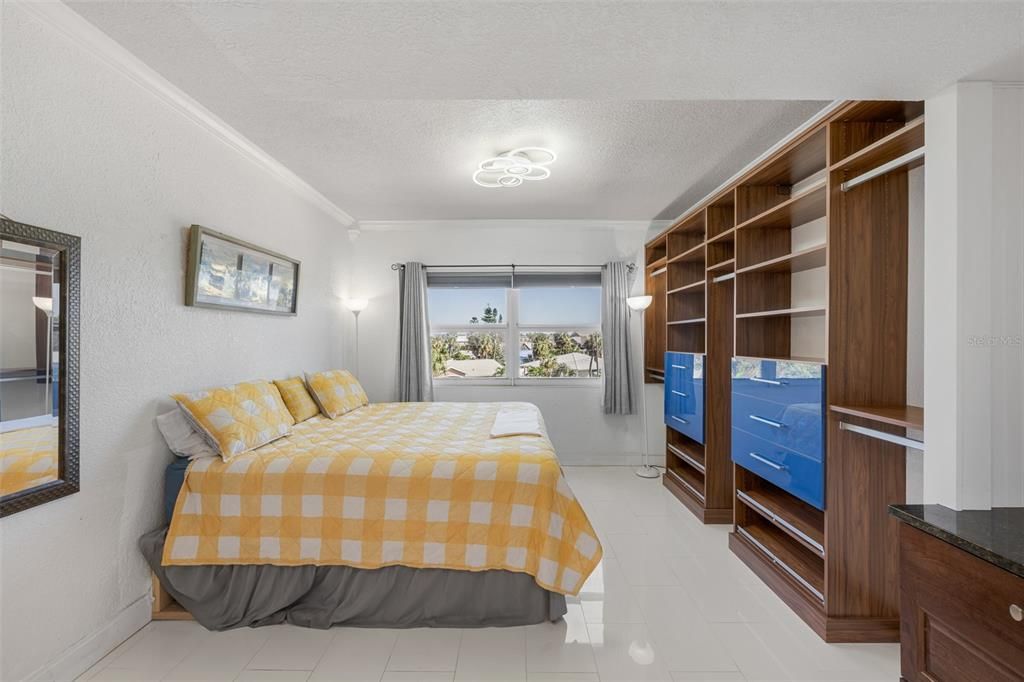 На продажу: $355,000 (1 спален, 1 ванн, 707 Квадратных фут)