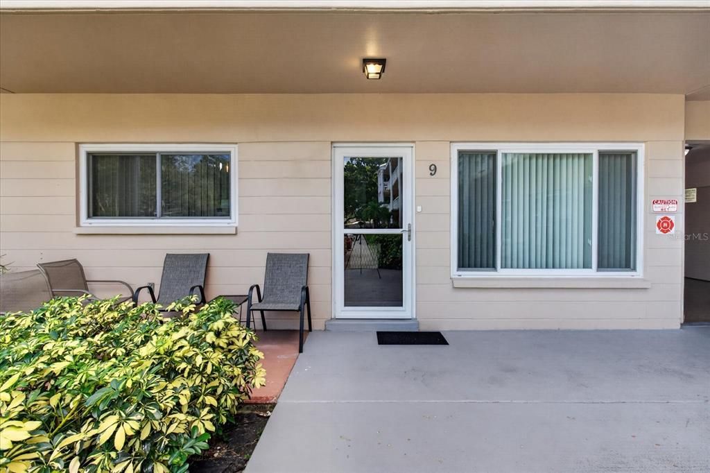 For Sale: $219,000 (2 beds, 2 baths, 1100 Square Feet)