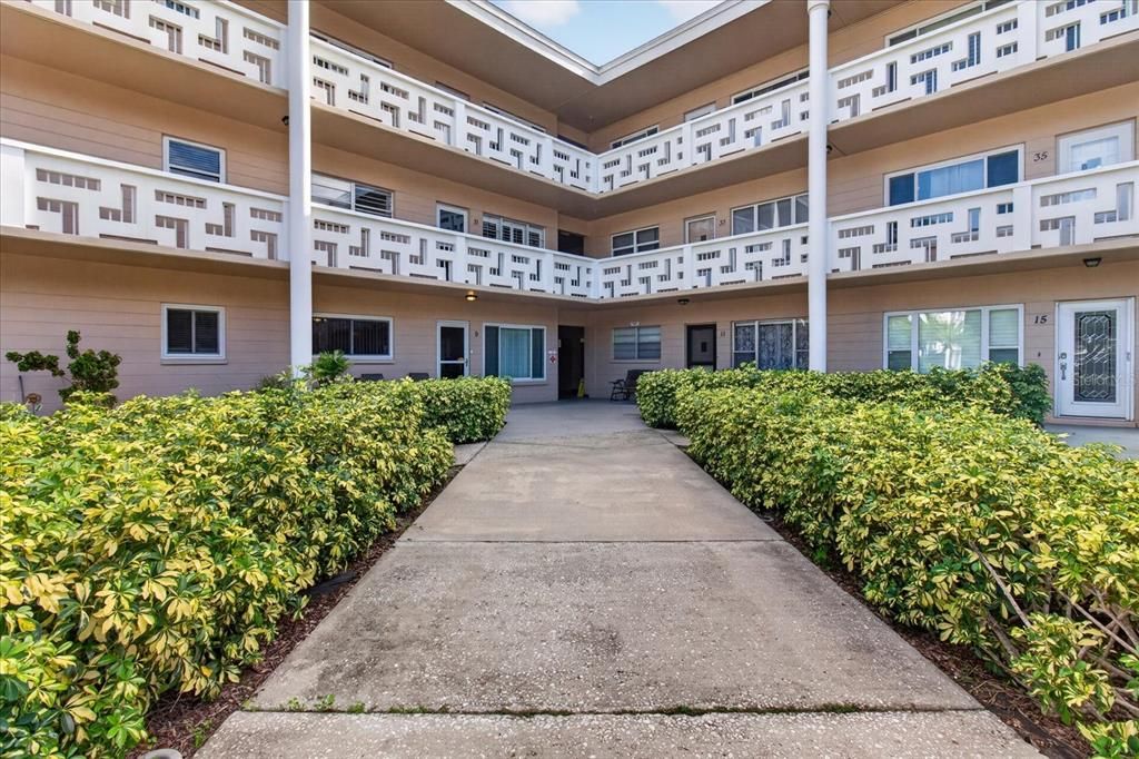 For Sale: $219,000 (2 beds, 2 baths, 1100 Square Feet)