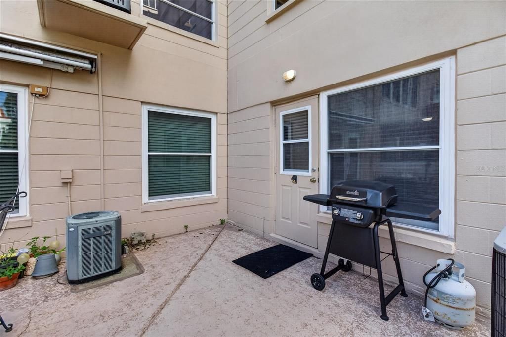 For Sale: $219,000 (2 beds, 2 baths, 1100 Square Feet)