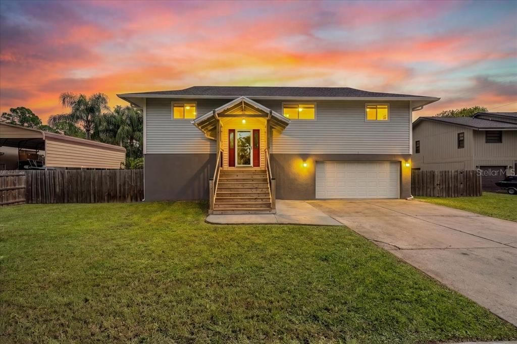 На продажу: $424,900 (4 спален, 3 ванн, 2100 Квадратных фут)