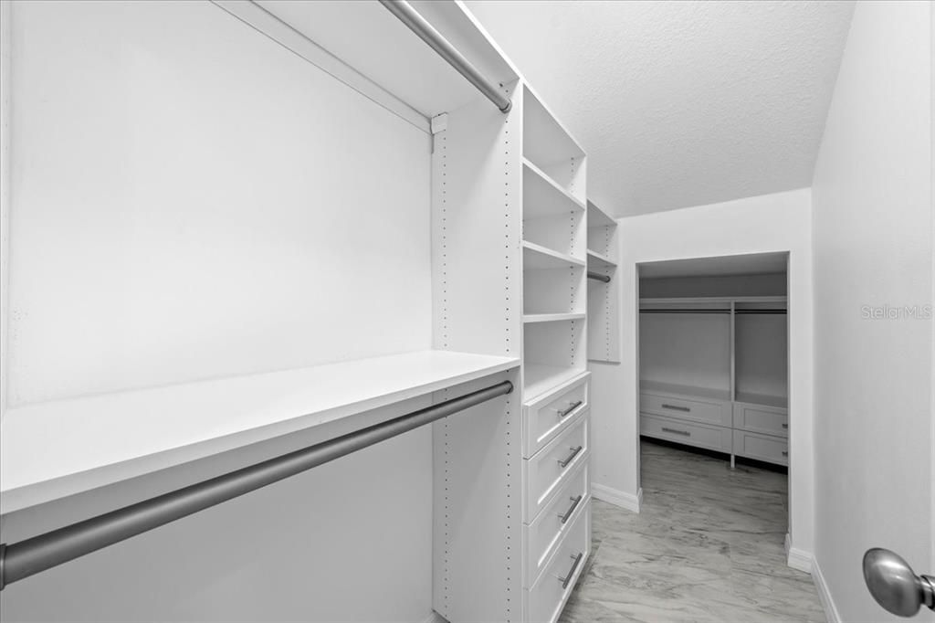 На продажу: $424,900 (4 спален, 3 ванн, 2100 Квадратных фут)