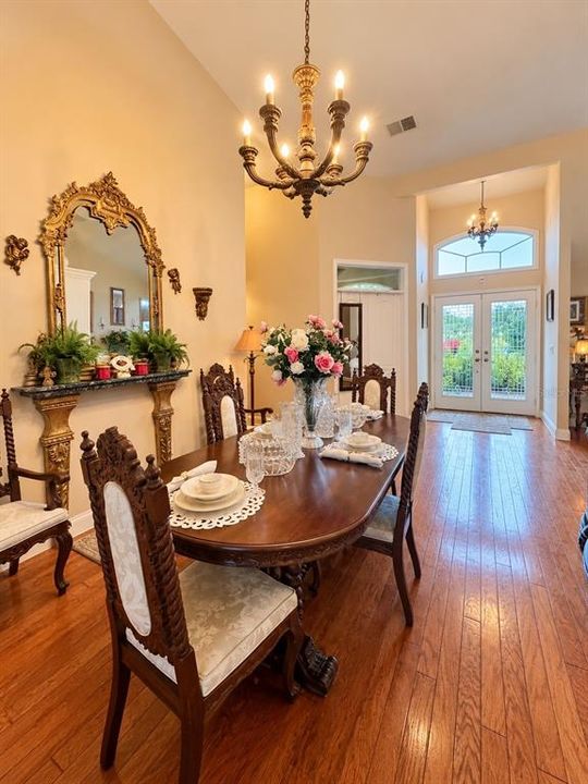 En Venta: $899,999 (4 camas, 2 baños, 2659 Pies cuadrados)