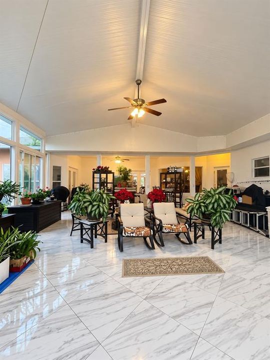 En Venta: $899,999 (4 camas, 2 baños, 2659 Pies cuadrados)