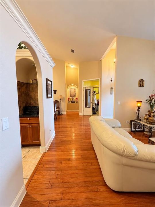 En Venta: $899,999 (4 camas, 2 baños, 2659 Pies cuadrados)