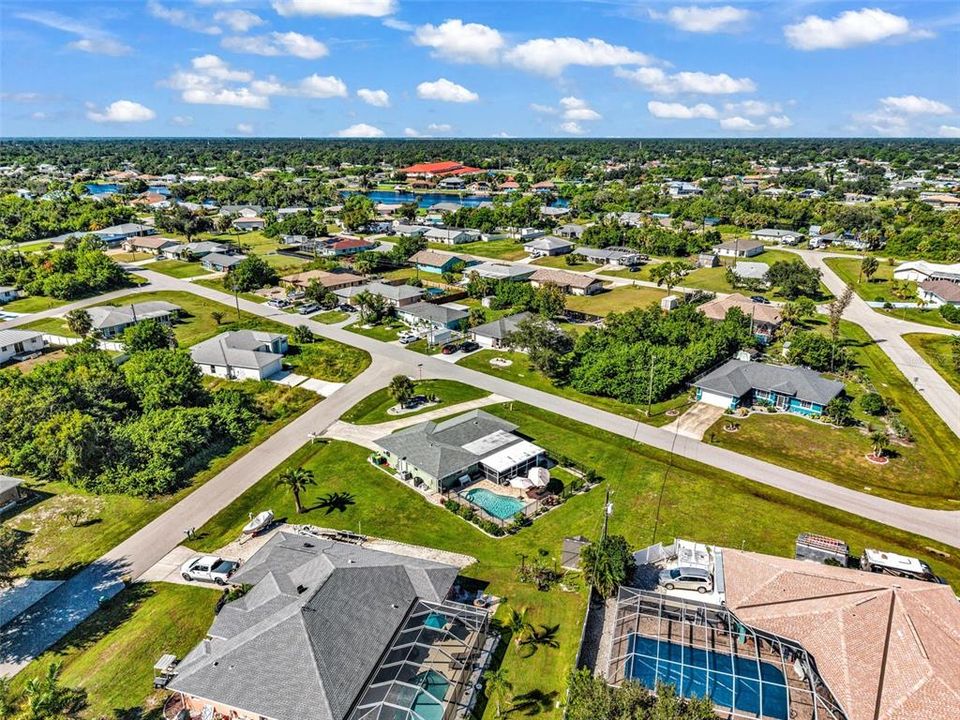 На продажу: $314,900 (2 спален, 2 ванн, 1384 Квадратных фут)