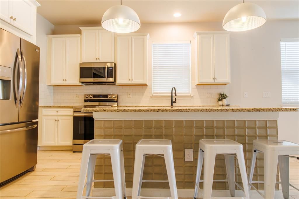 待售: $475,000 (3 贝兹, 2 浴室, 1995 平方英尺)