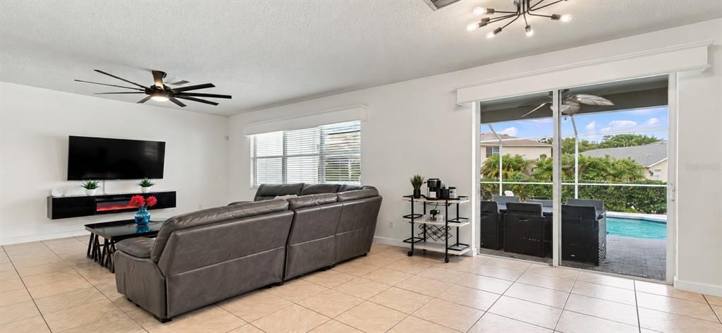 For Sale: $624,000 (4 beds, 3 baths, 2930 Square Feet)
