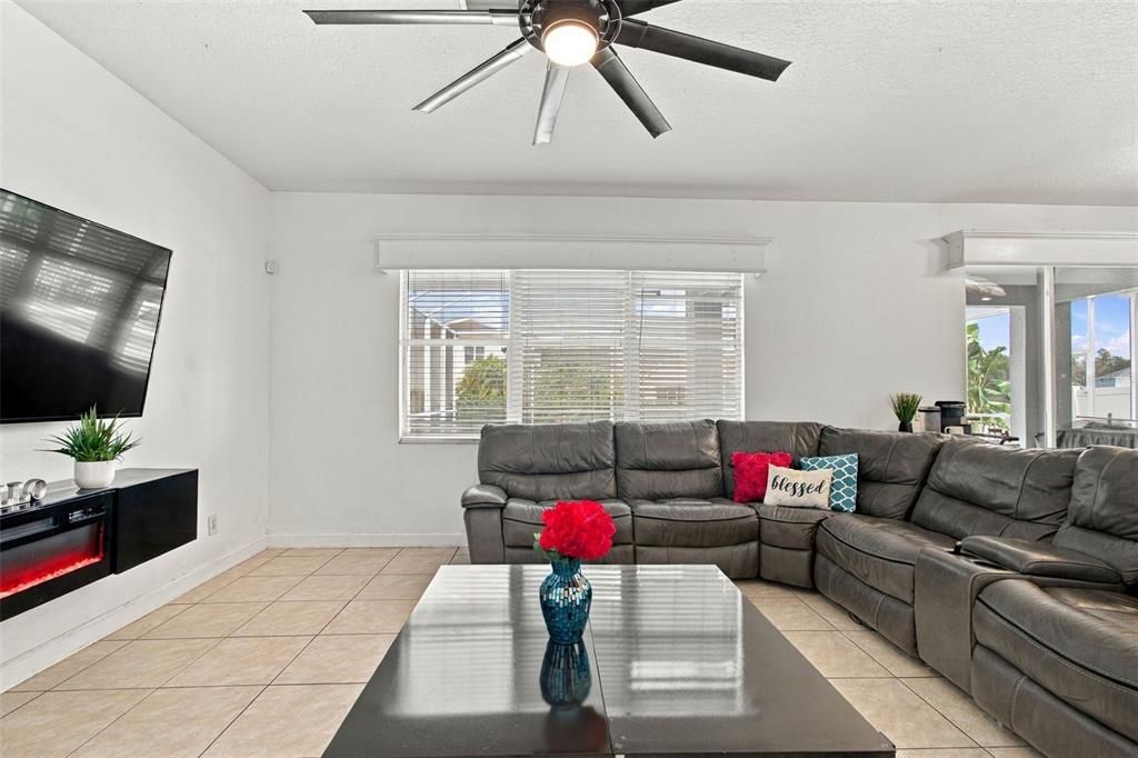 For Sale: $624,000 (4 beds, 3 baths, 2930 Square Feet)