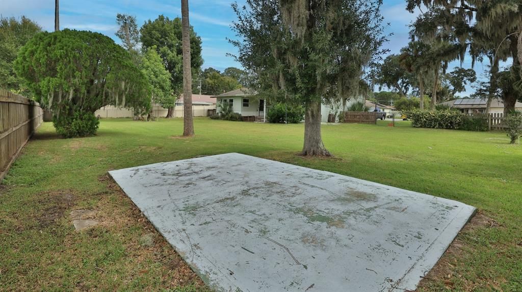 For Sale: $225,000 (2 beds, 2 baths, 1220 Square Feet)