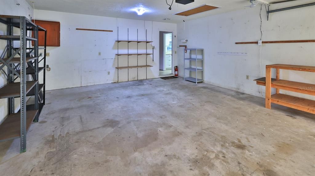 For Sale: $225,000 (2 beds, 2 baths, 1220 Square Feet)