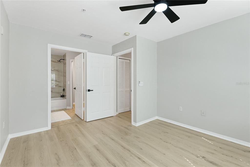 En Venta: $250,000 (2 camas, 2 baños, 1316 Pies cuadrados)