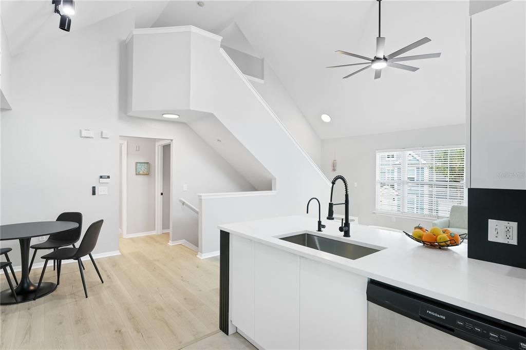 En Venta: $250,000 (2 camas, 2 baños, 1316 Pies cuadrados)