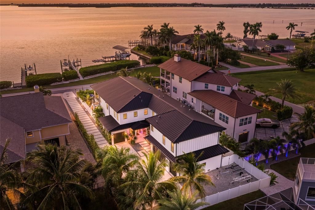 For Sale: $3,499,000 (4 beds, 4 baths, 3122 Square Feet)