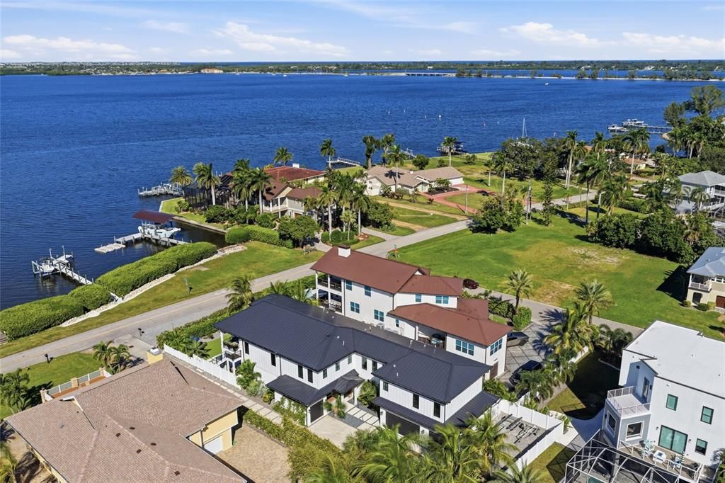 For Sale: $3,499,000 (4 beds, 4 baths, 3122 Square Feet)