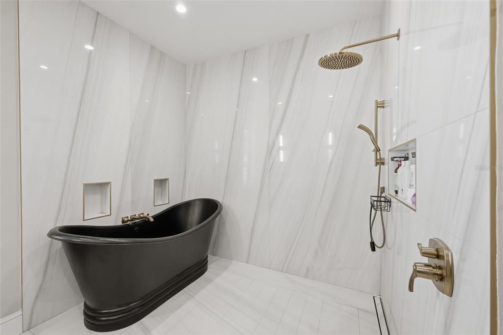 For Sale: $3,499,000 (4 beds, 4 baths, 3122 Square Feet)