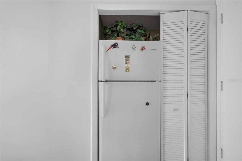 На продажу: $399,000 (2 спален, 2 ванн, 1072 Квадратных фут)