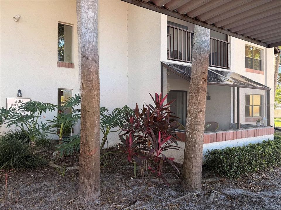 For Sale: $167,000 (2 beds, 2 baths, 1075 Square Feet)