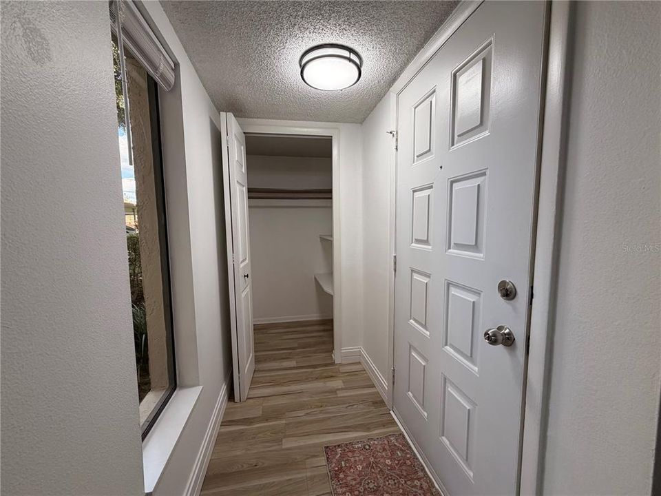 For Sale: $167,000 (2 beds, 2 baths, 1075 Square Feet)