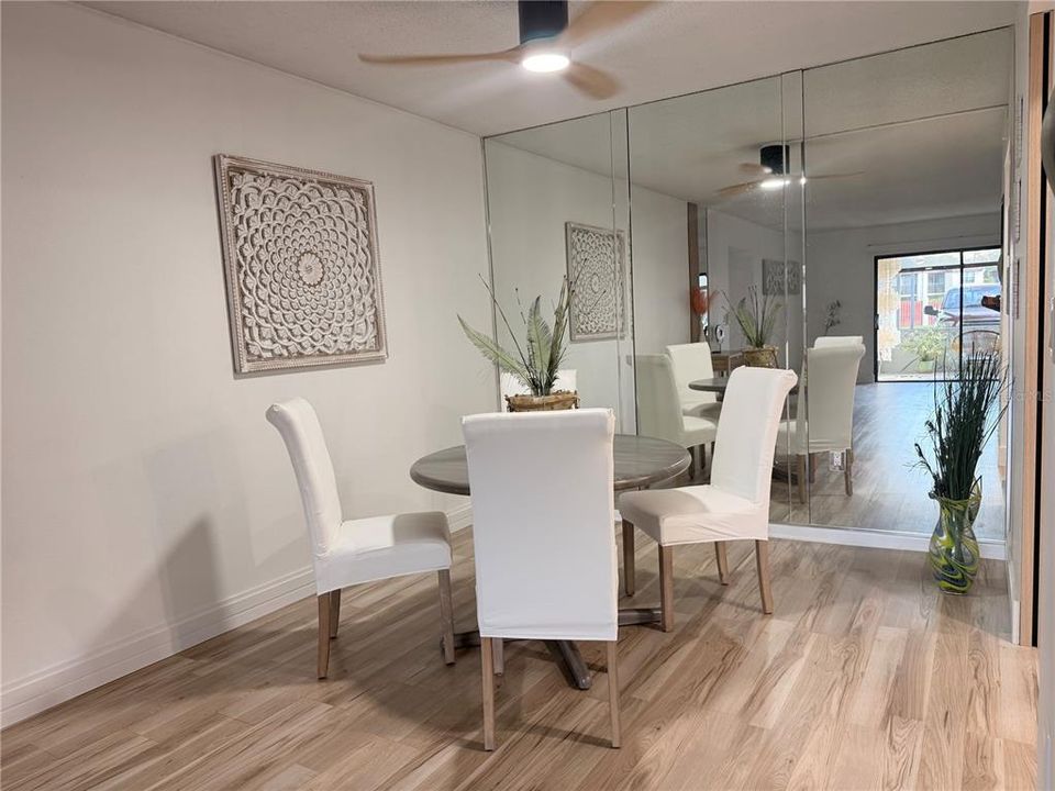 For Sale: $167,000 (2 beds, 2 baths, 1075 Square Feet)