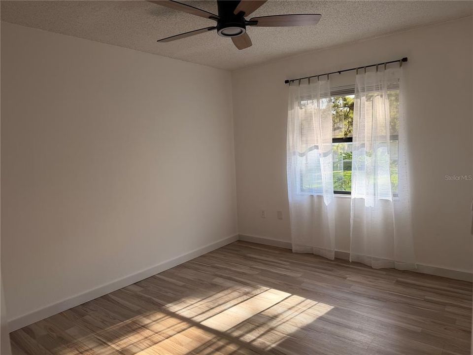 For Sale: $167,000 (2 beds, 2 baths, 1075 Square Feet)