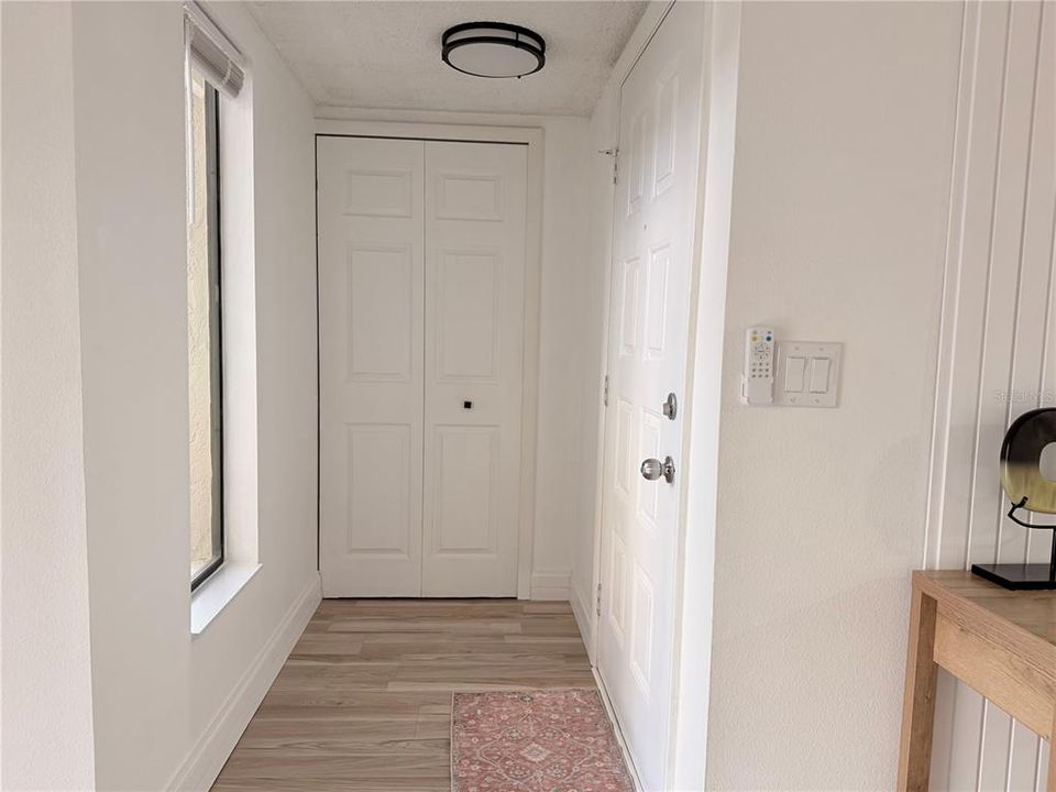 For Sale: $167,000 (2 beds, 2 baths, 1075 Square Feet)