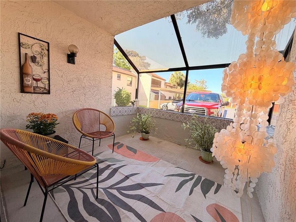 For Sale: $167,000 (2 beds, 2 baths, 1075 Square Feet)
