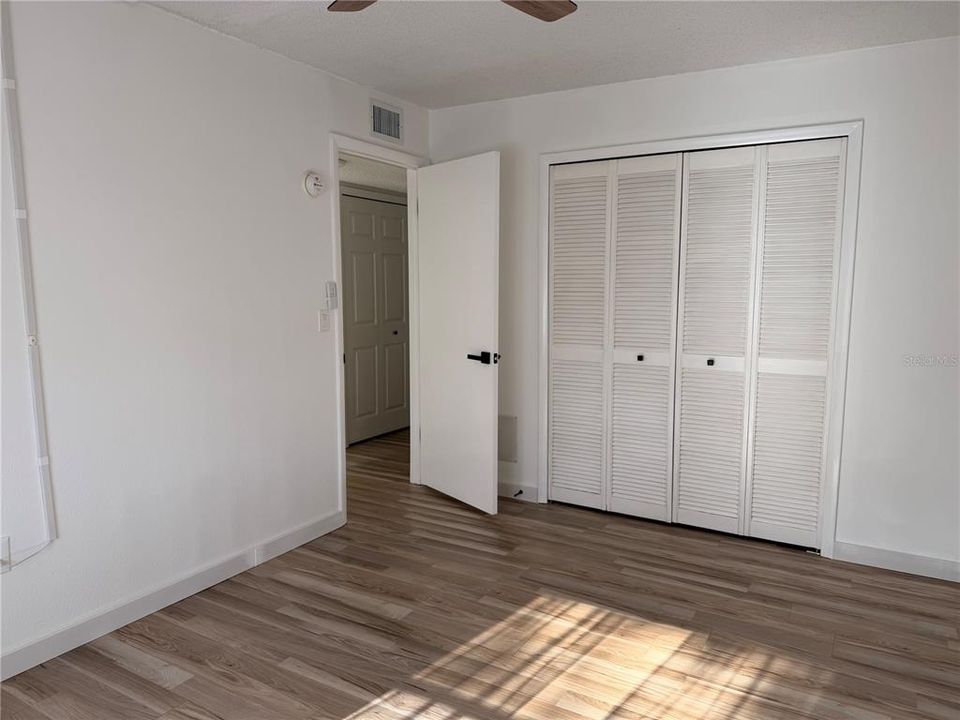 For Sale: $167,000 (2 beds, 2 baths, 1075 Square Feet)