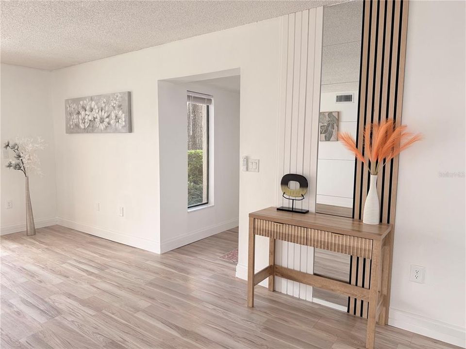 For Sale: $167,000 (2 beds, 2 baths, 1075 Square Feet)
