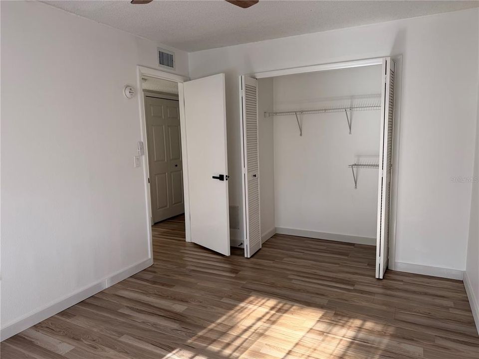 For Sale: $167,000 (2 beds, 2 baths, 1075 Square Feet)