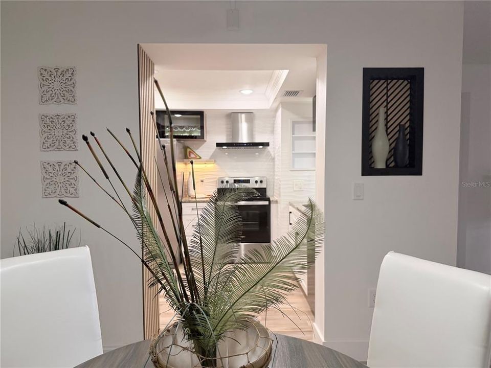 For Sale: $167,000 (2 beds, 2 baths, 1075 Square Feet)