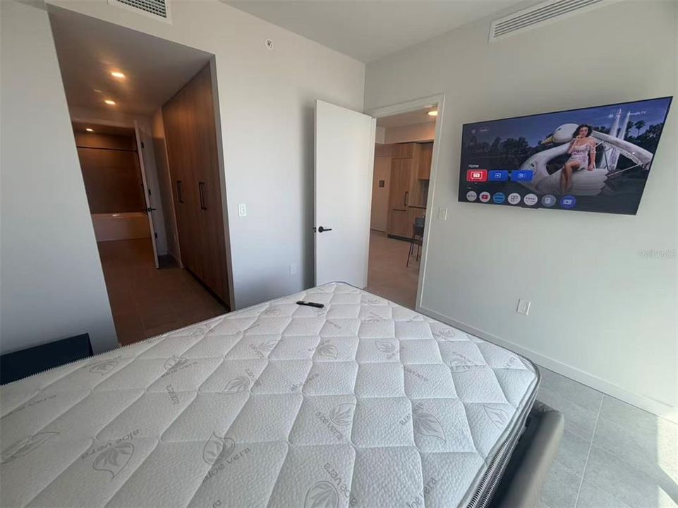 For Sale: $529,900 (1 beds, 1 baths, 531 Square Feet)