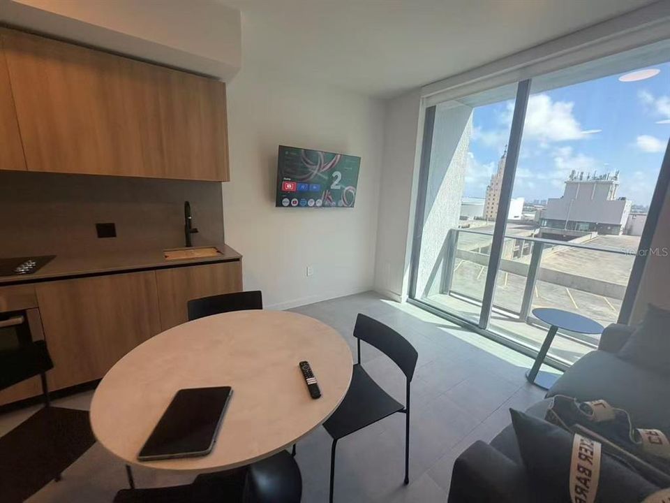 For Sale: $529,900 (1 beds, 1 baths, 531 Square Feet)