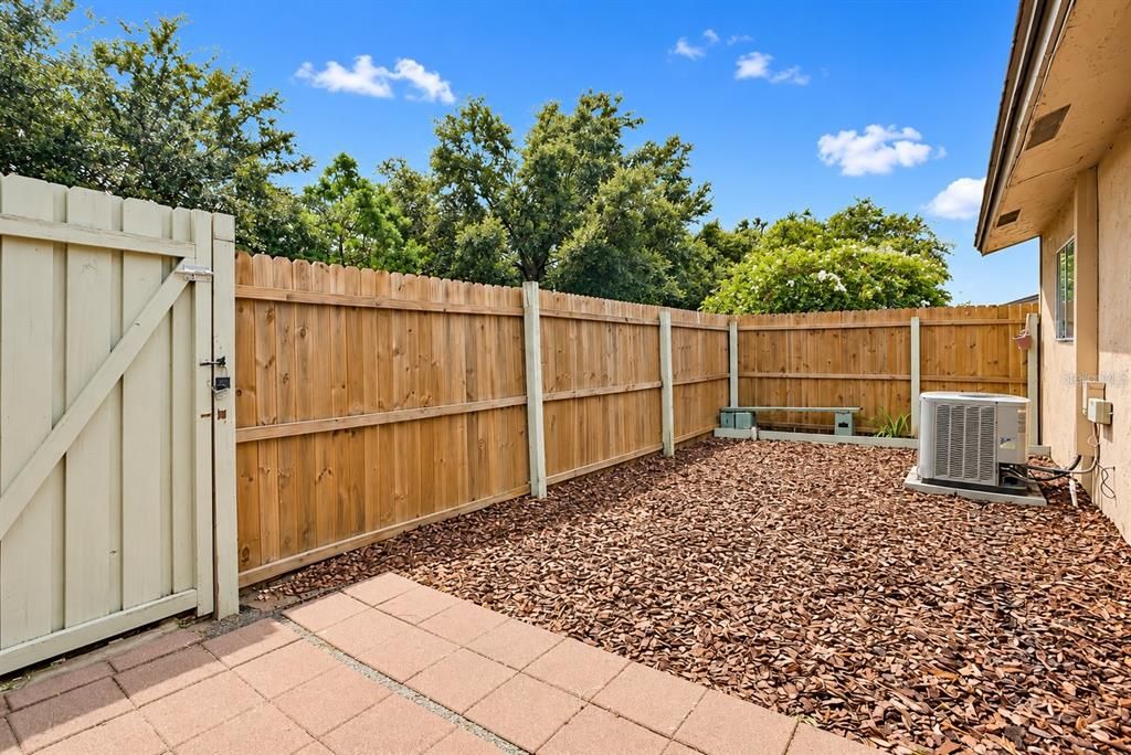 For Sale: $129,000 (3 beds, 2 baths, 1140 Square Feet)
