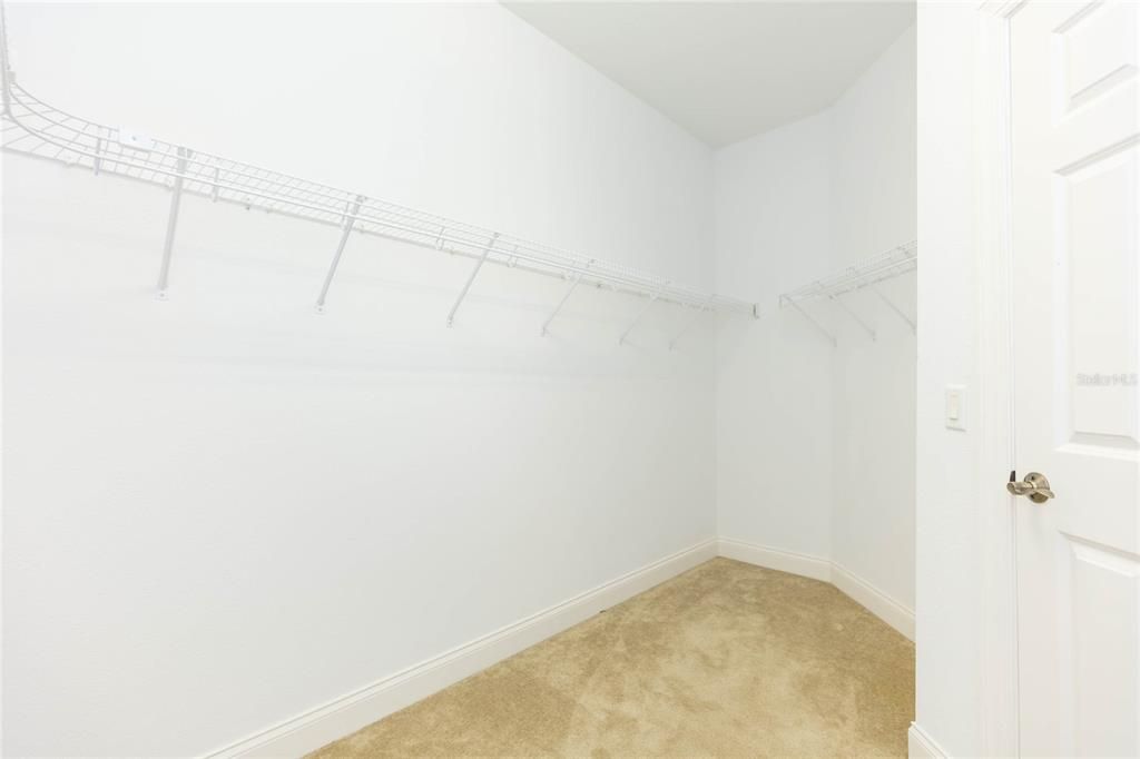 En Venta: $307,000 (3 camas, 2 baños, 1946 Pies cuadrados)
