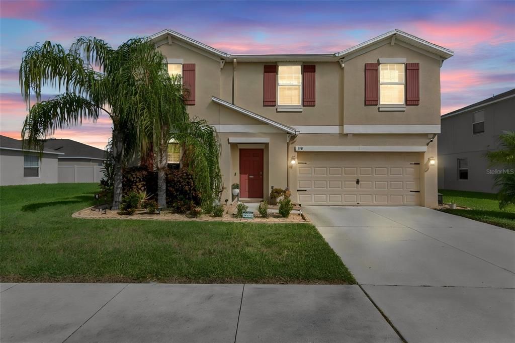 For Sale: $425,000 (5 beds, 2 baths, 2949 Square Feet)