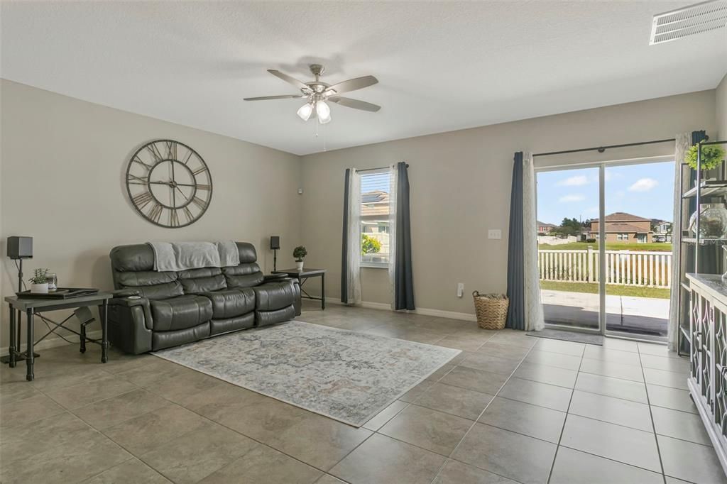 For Sale: $425,000 (5 beds, 2 baths, 2949 Square Feet)