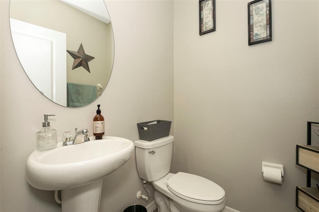 For Sale: $425,000 (5 beds, 2 baths, 2949 Square Feet)