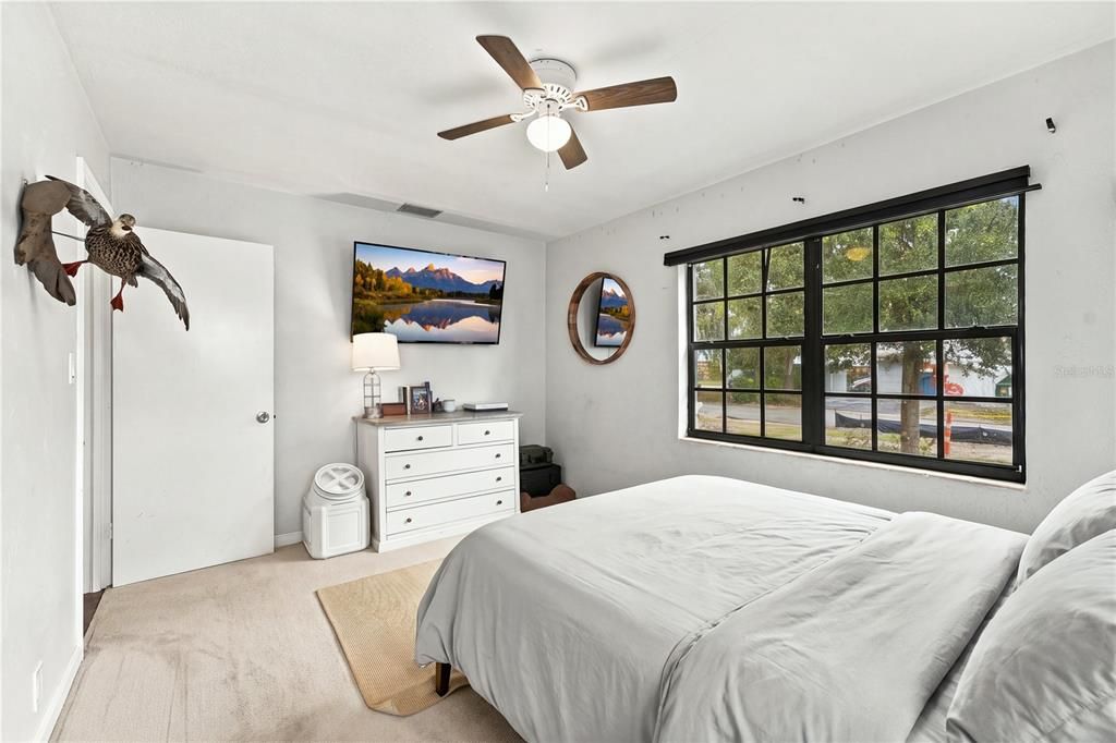 For Sale: $369,000 (2 beds, 1 baths, 754 Square Feet)