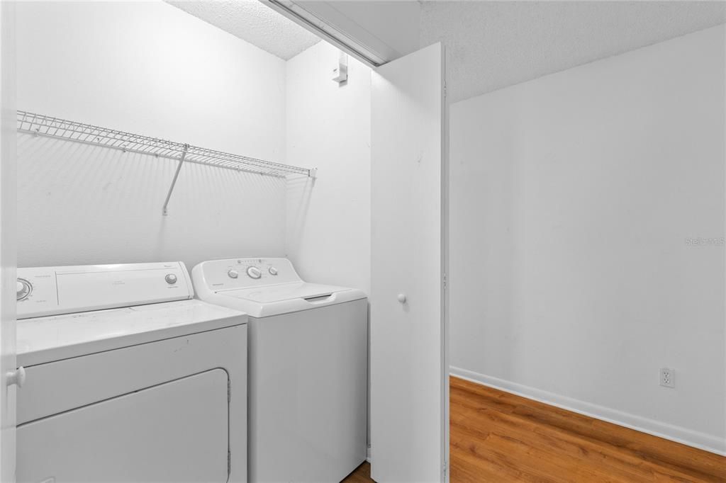 For Sale: $319,900 (3 beds, 2 baths, 1483 Square Feet)