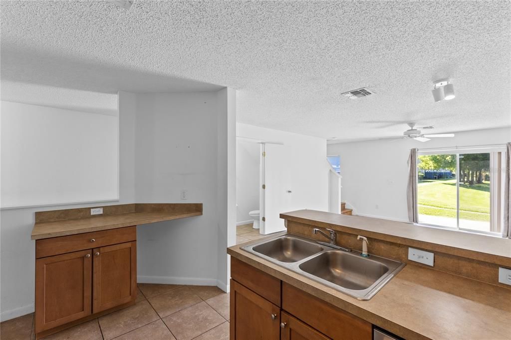 For Sale: $319,900 (3 beds, 2 baths, 1483 Square Feet)