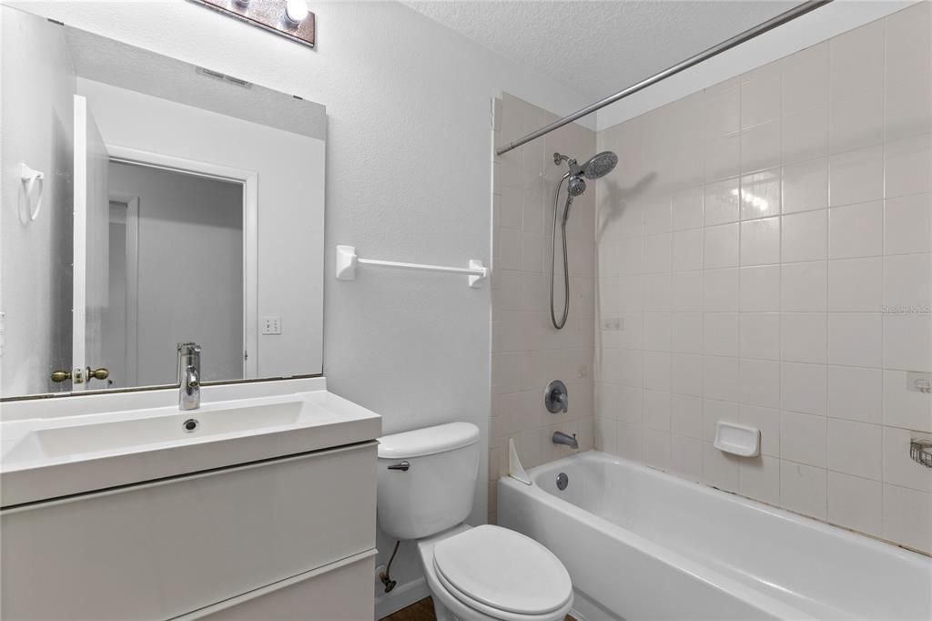 For Sale: $319,900 (3 beds, 2 baths, 1483 Square Feet)