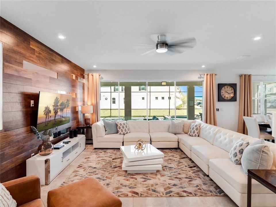 En Venta: $669,000 (9 camas, 6 baños, 4169 Pies cuadrados)